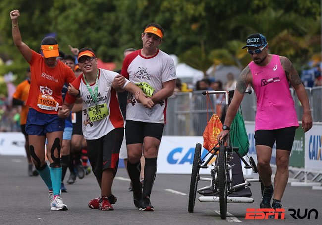ESPNRun's tweet photo. #FrasesEnLaCarrera #ESPNRun ¡Las ganas y el esfuerzo siempre pueden contra cualquier adversidad! 👏👏👏 https://t.co/1BH6TiQbtU