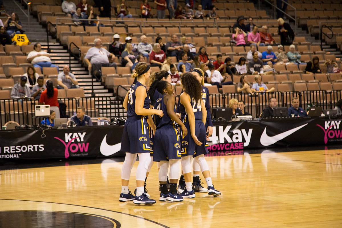 KentStWBB's tweet photo. #NationalBestFriendsDay #GoFlashes ⚡️ https://t.co/e28BAoHbw2
