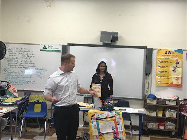 JA_Philly's tweet photo. Over  the  last  10  years,  more  than  9,000  @HSBC   #volunteers  have  worked  directly  with  JA  students.  They’re  doing  more  than  teaching  #financialliteracy,  work  readiness,  and  #entrepreneurship.  They’re  changing  lives.  #FutureSkills  #JAworks https://t.co/c6KwBnmD5X