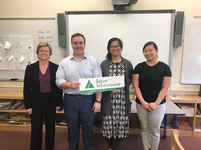 JA_Philly's tweet photo. Over  the  last  10  years,  more  than  9,000  @HSBC   #volunteers  have  worked  directly  with  JA  students.  They’re  doing  more  than  teaching  #financialliteracy,  work  readiness,  and  #entrepreneurship.  They’re  changing  lives.  #FutureSkills  #JAworks https://t.co/c6KwBnmD5X