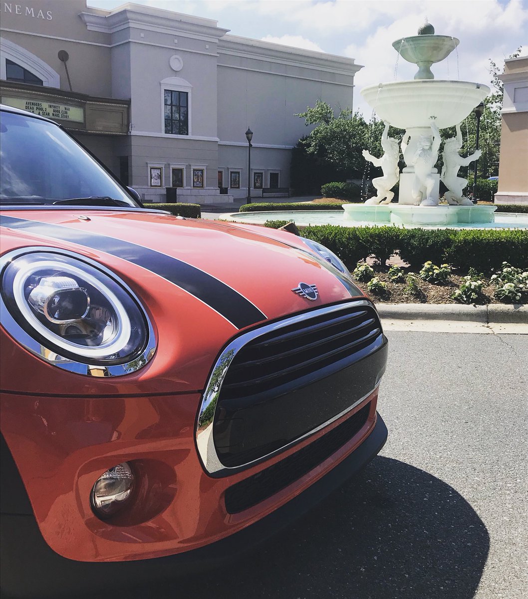 HendrickMINI's tweet photo. Bright sunshiny day!#solarisorange #2019MINI #hardtop #MINIhardtop #hendrickmini https://t.co/pTx2gjhEvR