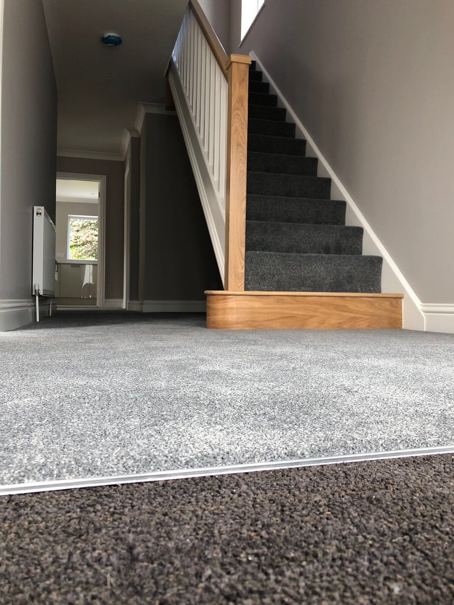 GalleryCarpet's tweet photo. New Build in Ascot fitted today by Gary ready for the Estate agents pictures https://t.co/m0jm0SRJBZ