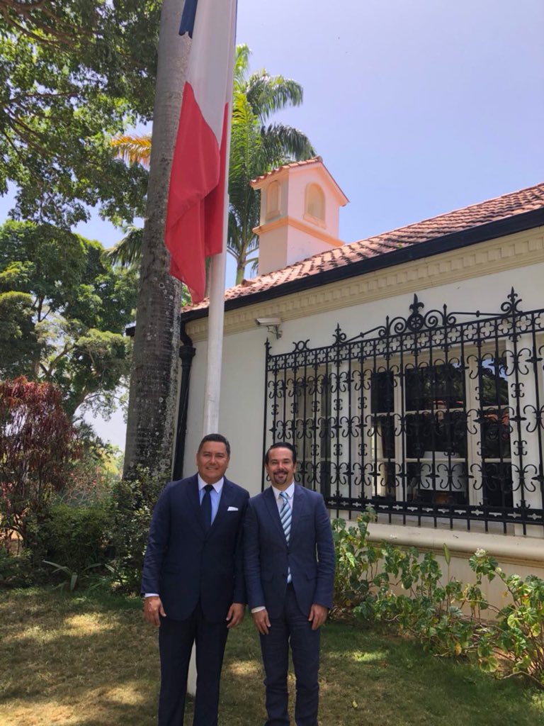 JAVIERBERTUCCI's tweet photo. Me reuní con el Embajador de Francia en Venezuela @NadalDiplo un grato primer encuentro donde pudimos conocernos y conversar acerca de la Ayuda Solidaria que necesita nuestro pueblo venezolano en el área de medicinas. https://t.co/fYweWBTc5n