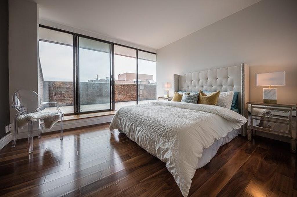 allowayproperty's tweet photo. #FeaturedProperty! Check out this stunning completely renovated 2 bedroom 2 level suite in residences above The New Yorkville Village leased by ReaLawState & was listed and sold within the same week! #realestatetips #realestate #torontorealestate #oneteam #onegoal #onecommission https://t.co/rMZZShXwLb