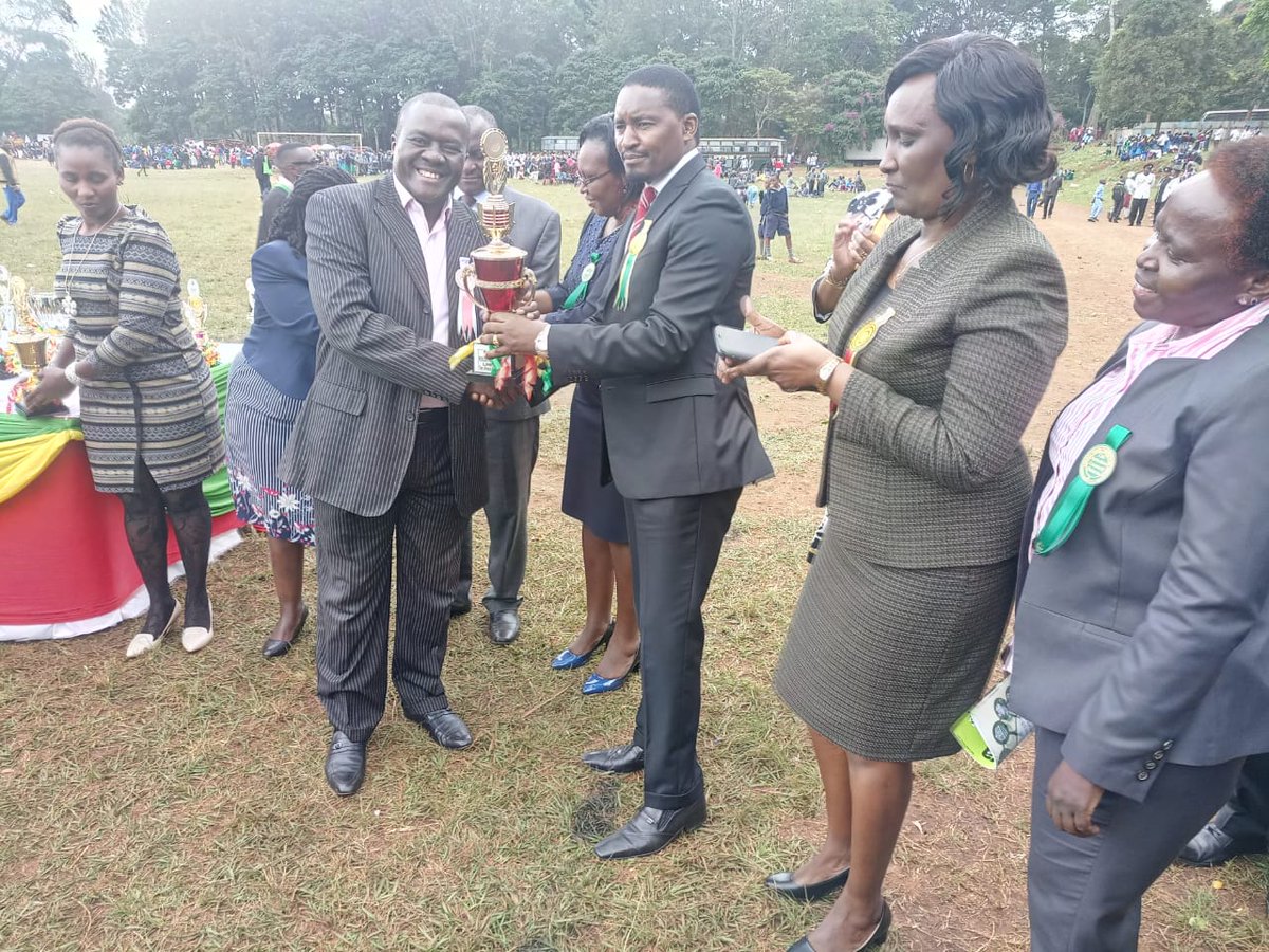 Hon_Kiunjuri's tweet photo. Early this afternoon at the #MeruASKShow. https://t.co/s8J1lIrBX9