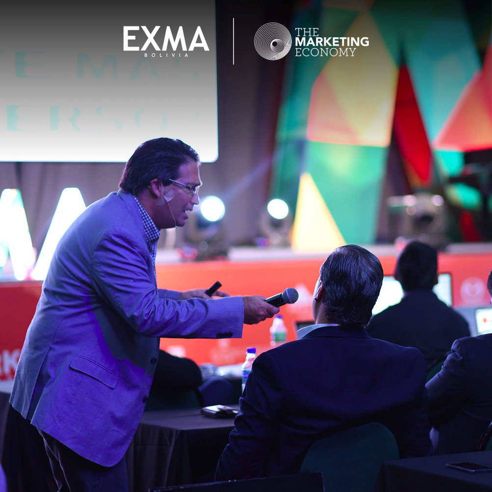 ExmaBolivia's tweet photo. "En los momentos difíciles es donde surgen las mejores ideas", nos enseña Carlos Miranda, nuestro #TopSpeaker presente en EXMA: The Marketing Economy, en Fexpocruz. Sigue el evento con el hastag #EXMABolivia #EXMALover. https://t.co/J3PwEx1eRP