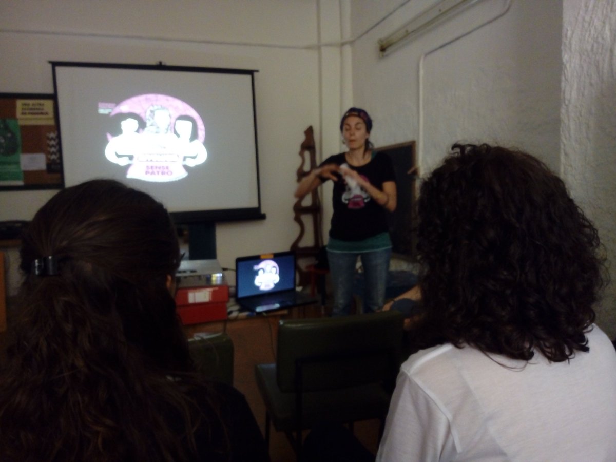 CoopDeCapAnoia's tweet photo. Ara a @Naturalmentcoop @setemcat ens presenta la seva campanya @robaneta #coopdecap https://t.co/8t2A83VevN