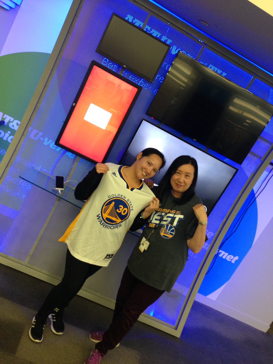 wy2748's tweet photo. Go Warriors tonight! SF team cheer for amazing team @johnny_soliz @att_bayarea @anthonyetuggle https://t.co/XFclSuiaay
