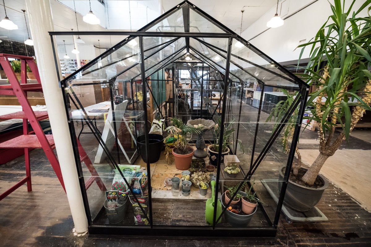 designcoredet's tweet image. Happy Friday! We’re thinking about our weekend plans and eagerly awaiting the September #MonthofDesign lineup...coming soon! #fbf to the POST preview party at DDF 2017! #cityofdesign