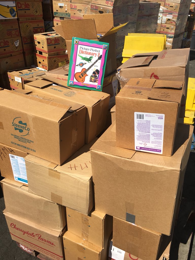 llynwalton's tweet photo. 1000 lbs A PALLET of gently loved books for today’s readers and tomorrow leaders dropped off for distribution at shelters all over the IE. #ThisIsASB @ROHMS_Bulldogs #LeadingTheWay Together WE are the difference 🐾❤️🐾 https://t.co/WCXOvmH4mh