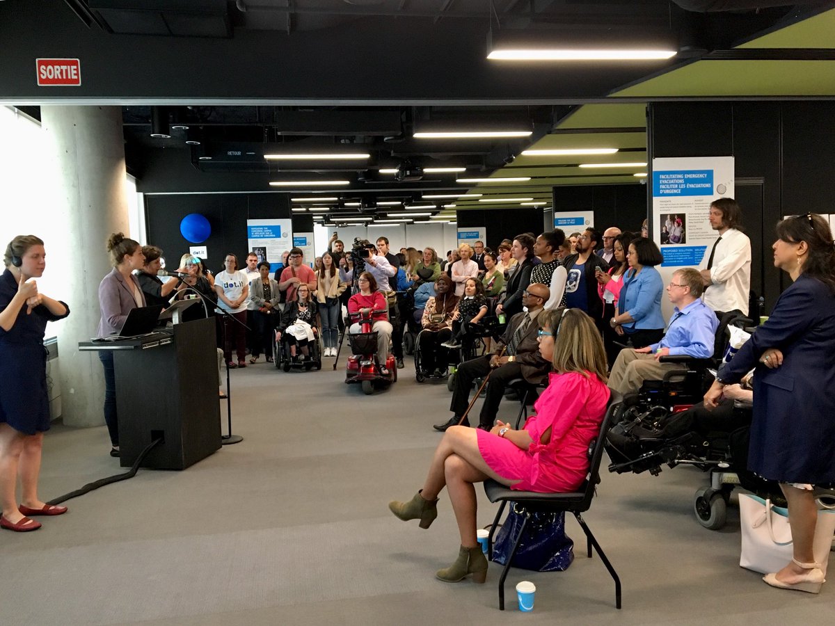 Val_Plante's tweet photo. Dans le cadre de la Semaine québécoise des personnes handicapées, @RosannieFilato participait à la toute première édition de Montréal sans obstacles! #polmtl #enablemtl https://t.co/ntj52jn3yh