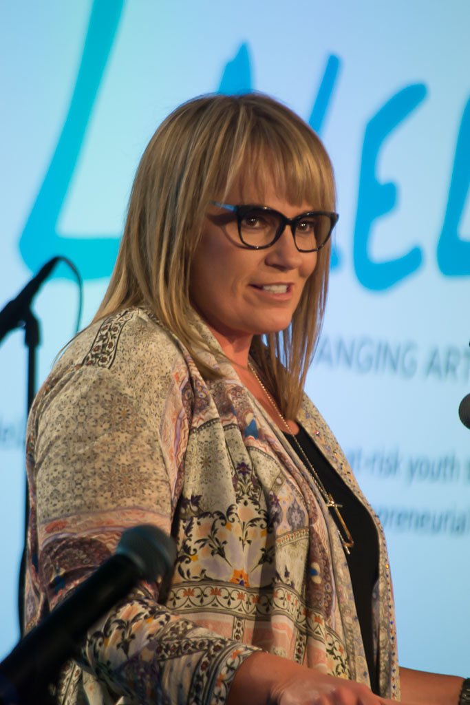lalelaproject's tweet photo. Thank you @ZeldalaGrangeSA, Mandela's Personal Assistant, for her incredible speech at our event, celebrating Mandela's centenary. A Lalela student made a beautiful Heart Map to honor her powerful journey. Support #LifeChangingArt join our #ClassCampaign @ https://t.co/kR1iRPa8j6 https://t.co/OCd4Z8BfOl