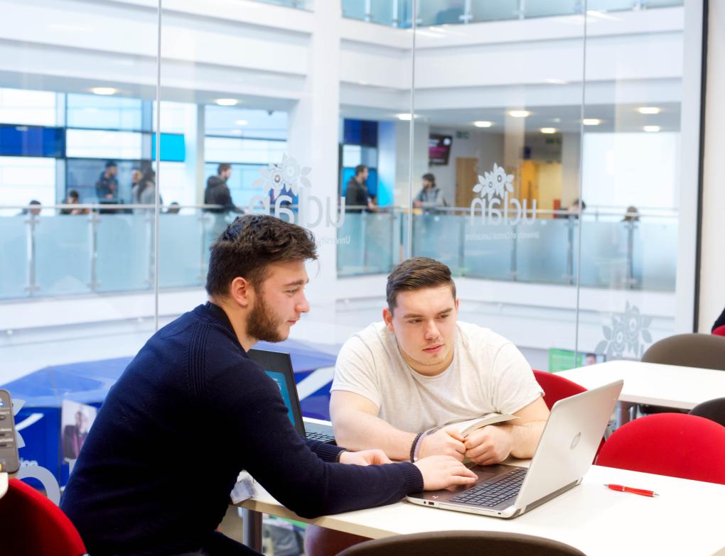 Uni_Lancashire's tweet photo. Have you got a question about studying at UCLan? Log in to Twitter on 14 June, 3pm-5pm and #AskUCLan students directly! https://t.co/70FKAovgiH