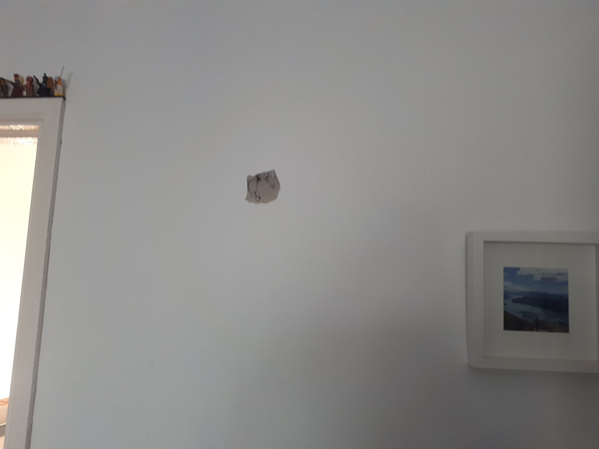 EmoHatesCheese's tweet photo. @schmidtireland after 3 days of stress and still no answers. No oven as your measurements were wrong. Hole in our wall from your fitters, no answer for when the missing units will arrive. Now we r out of pocket &amp; further in the dark. #schmidtkitchens #schmidtireland @rteliveline https://t.co/MOfP26soJV