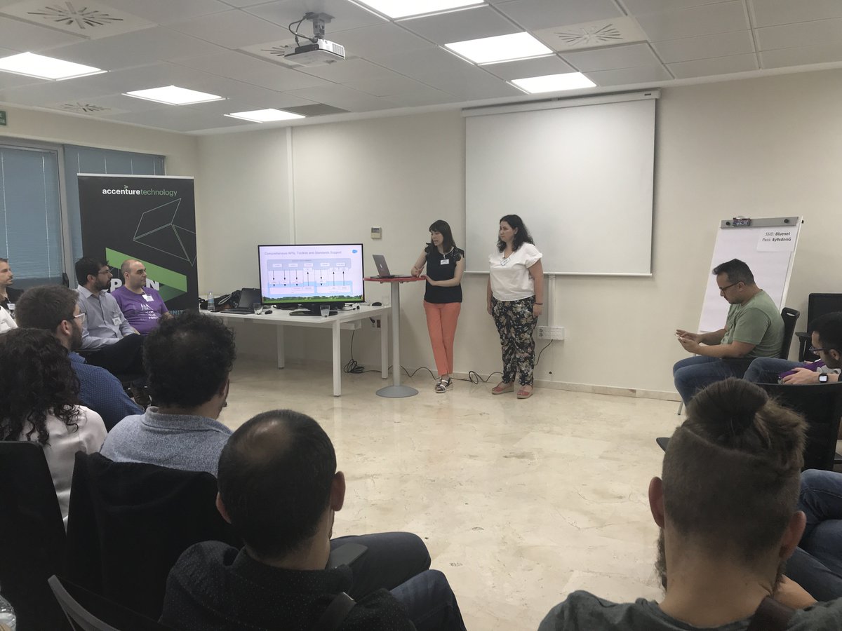 <a href="/agarciaodeian/">Agustina García</a> y <a href="/pelicanlaurich/">Laura Diaz</a> hablandonos sobre lo fácil que es integrar con <a href="/salesforce/">Salesforce</a> #andaluciasalesforcegroups <a href="/SalesforceGrps/">SalesforceGroups</a> <a href="/julipool/">Julio Diego Barrado (he/him)</a> @Pmolina81 <a href="/trailsopor/">Francisco Porras</a> <a href="/eroldanro/">Eugenio Roldan</a> gracias <a href="/Accenture/">Accenture</a> !