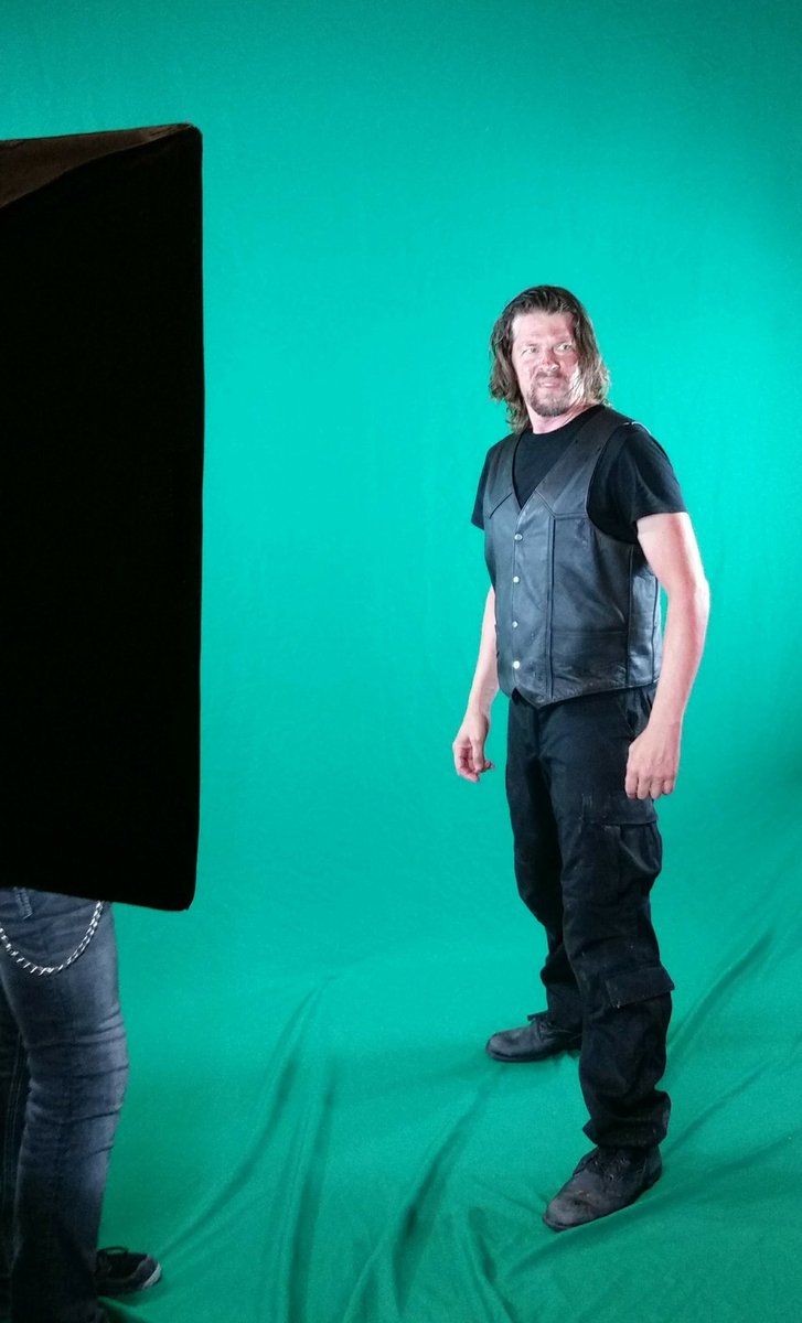 bdckool's tweet photo. #FlashbackFriday last summer on the set of @PreacherSix!! @KyleDHester and myself working the green screen! #FunTimes!! Filming starts again in 10 days! #ActorsLife #PreacherSix #BruceTheDemon 👍😎😈 https://t.co/llu0VGn4MX