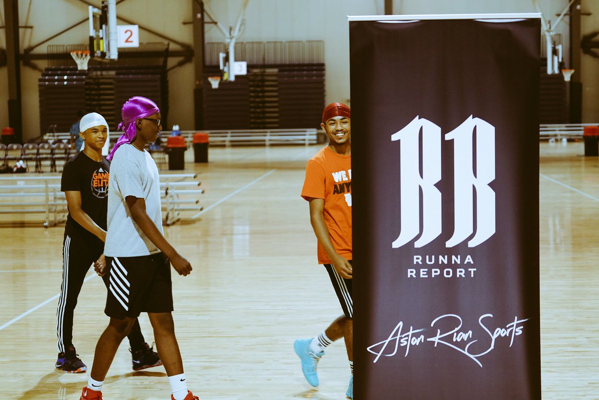 RunnaReport's tweet photo. I don’t know abt you all but Seeing kids walk in the gym rocking Durags makes me smile. Something real nostalgic abt it. #runnareport @nyblbball #nyblfinals https://t.co/d6fn4zsBeA