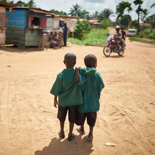 We all need a best friend to lean on! 💙 #NationalBestFriendsDay!