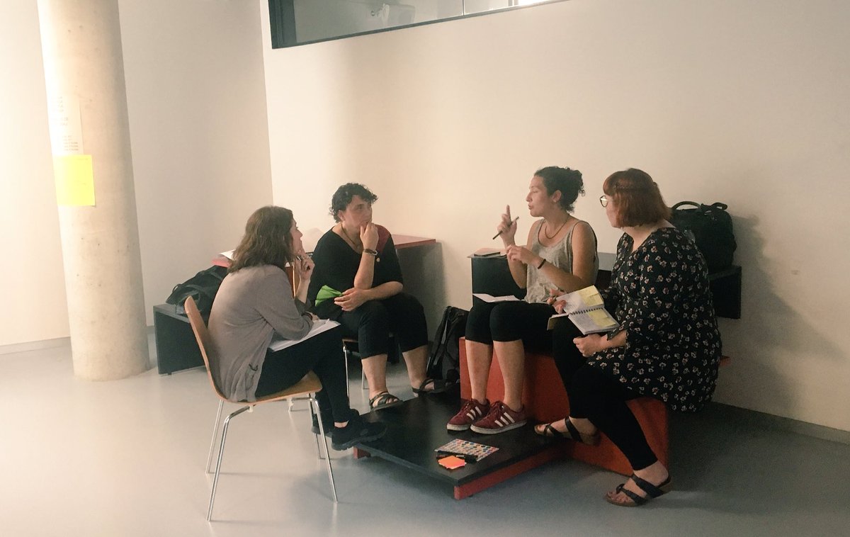 hgardo's tweet photo. 📖Definició d’ #EDhacker : persona apassionada x transformar l’educació, compromesa amb els grans reptes d’una comunitat, curiosa per aprendre coses noves, oberta en la col•laboració amb d’altres i valenta per fer allò que mai ningú ha fet abans. #EDhackRaval #hackató #raval 🔥 https://t.co/KLDlupBEkG
