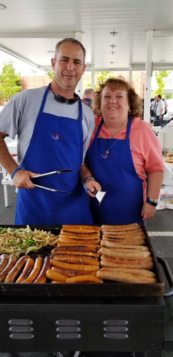 ne_livery's tweet photo. 2018 Chauffeur Appreciation Day was a HUGE success! Thanks to our sponsors and volunteers we fed nearly 800 of Bostons finest chauffeurs!! https://t.co/3qvJktczgh