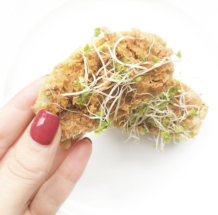 Keep the cool vibes going with these coconut bread bites topped with RLF Sun Dried Tomato &amp; Black Garlic by @healthnuthannnah 🥥 🌴 🍹 top it all off with broccoli sprouts and your mouth will *surely* thank you 😍