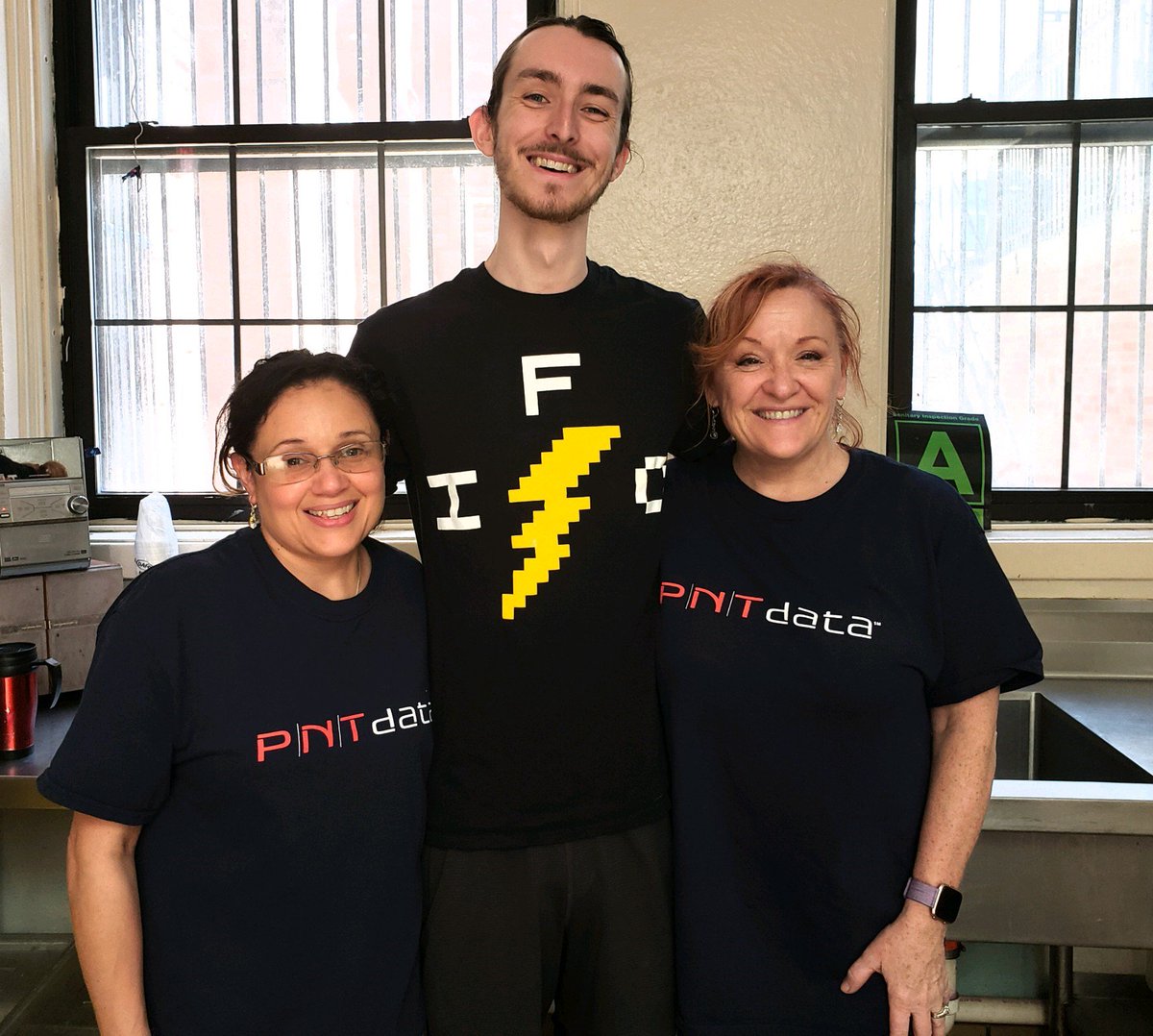 PNTData's tweet photo. With PNT's Company Volunteer Program, employees have the opportunity to take part in local volunteer activities each month. Last month, #TeamPNT helped at Community Meals in #HartfordCT. #ImpactThatMatters @HandsOnHartford https://t.co/bCgbPnqzHN