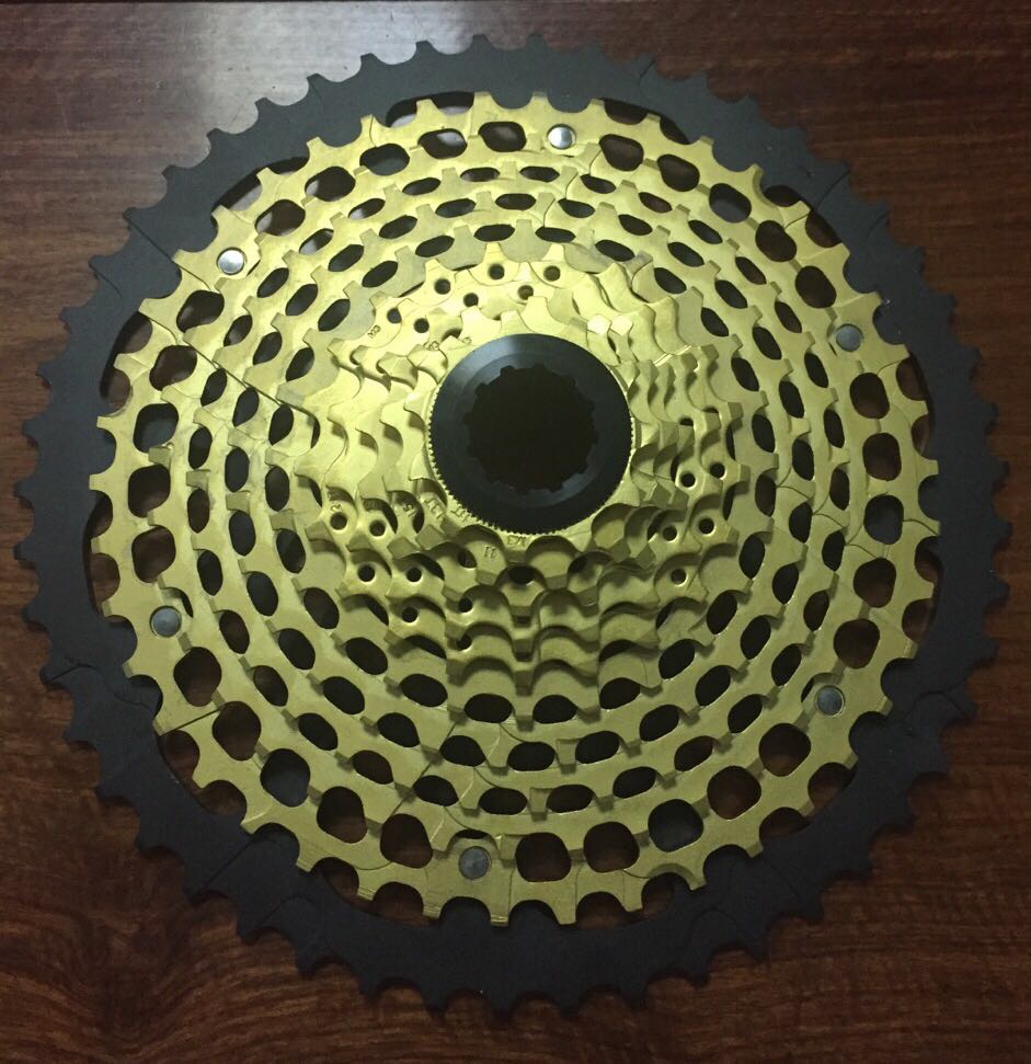 Golden Cassette in ONE BLOCK MATERIAL is in Hot Sales now:
Size: 11T~50T;
Cassette Finish:Chemical Ni;
Cassette Material:Steel/7075;
Weight: 480 g;
Teeth Spec:11-13-15-18-21-24-28-32-36-42-50;