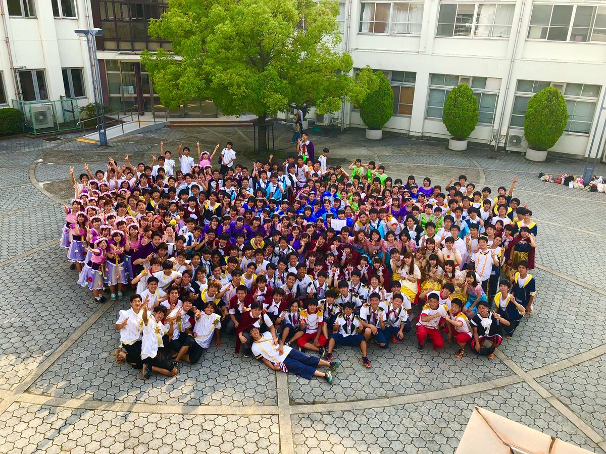 nicochan87's tweet photo. 高津高校体育祭サイコーでした！
ほんまに一生分の青春！！！
まじで日本一！！！
ユニフォームも優勝できて最高に嬉しいです余韻やばい！
いっぱい協力してくれたみんなありがとう😭
最後はモモ的推しとのツーショット集❤️

#百年の歩みが今ここに https://t.co/MzSs5UOuiy