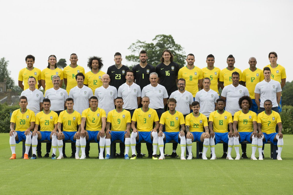 fezani's tweet photo. essa é a foto oficial do hexa 

rt pra abençoar sua timeline e fortalecer a corrente https://t.co/Sw30HSyhYF