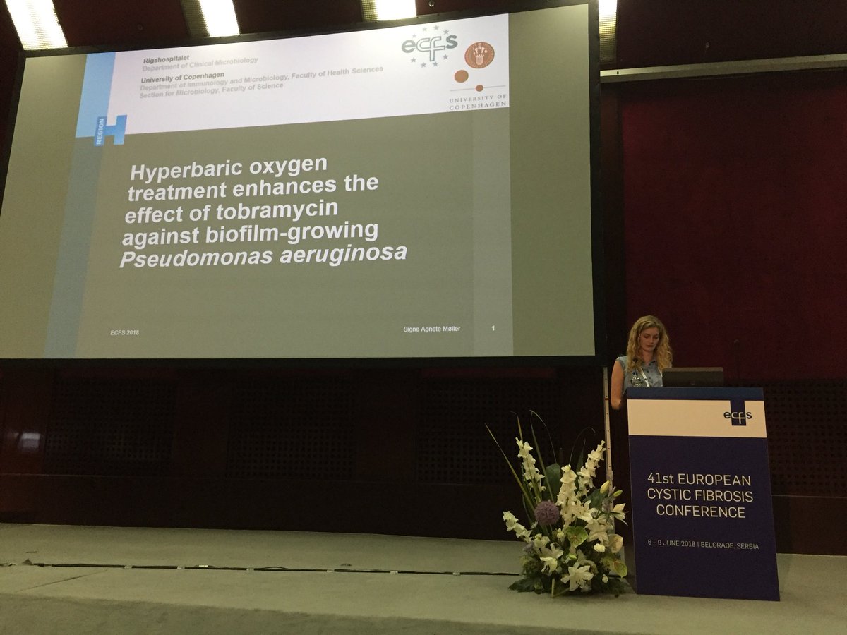 KolpenM's tweet photo. Signe Agnete Møller is talking about how #hyperbaric #oxygen treatment enhances the effect of #tobramycin against #biofilm growing #Pseudomonasaeruginosa at the #ECFS2018 https://t.co/zg2BiFtZbT