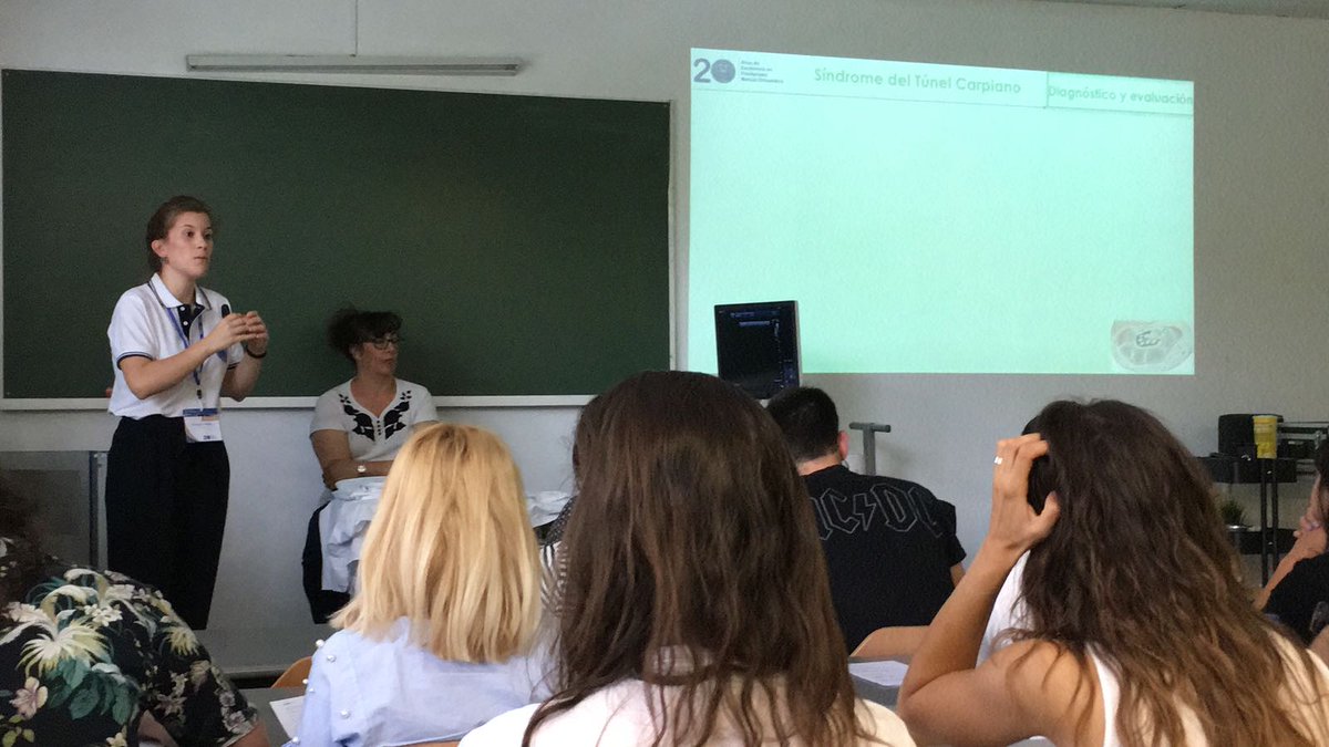 OMTSpain's tweet photo. La Dra Sandra Jiménez en el workshop sobre el túnel del carpo #IIICONGRESOOMT #20yearsofomt https://t.co/IEvhiPhBIf