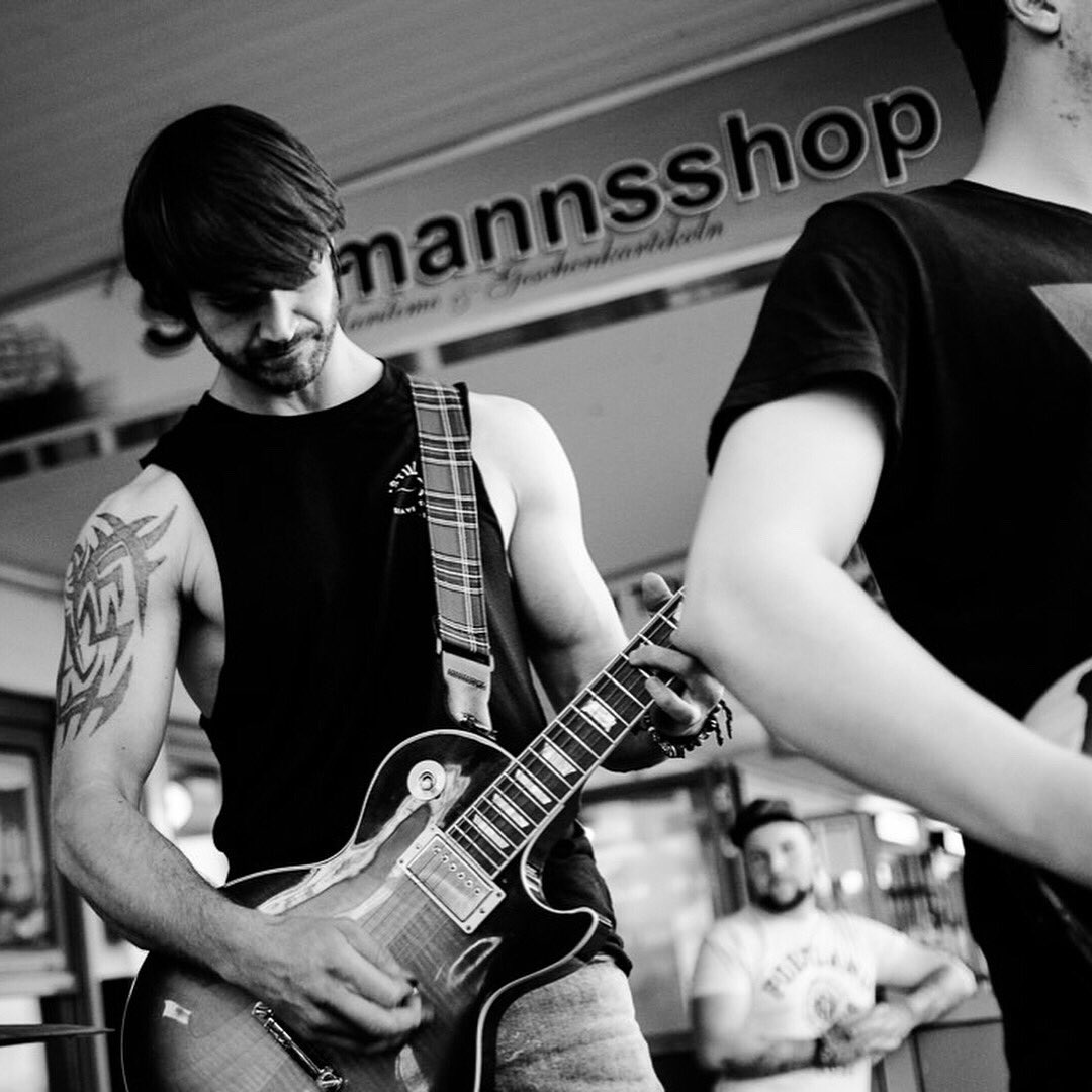 Tweet_BTB's tweet photo. We loved playing Hamburg yesterday! Great highlight to the tour! We are excited to be coming back next year already ๐คฃ
Thank you to Freundlich + Kompetent for booking us.
Photos - Charles Engelken
#BreakTheButterfly https://t.co/IVR6DjQWgV