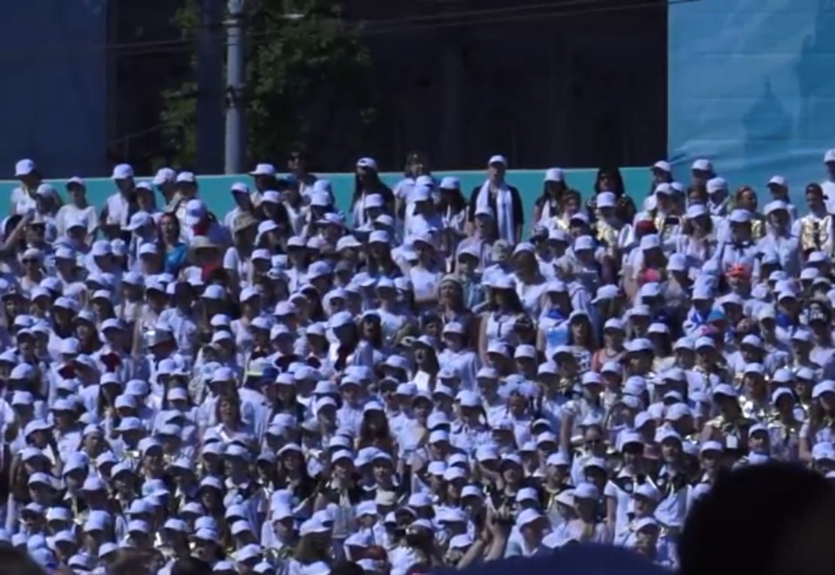 BK_Mitche11's tweet photo. Choir of 5000. No other song more enthusiastic ever...  Saint Petersburg 2014 https://t.co/cIeezcAXGF via @YouTube https://t.co/VRu0alB7Ma