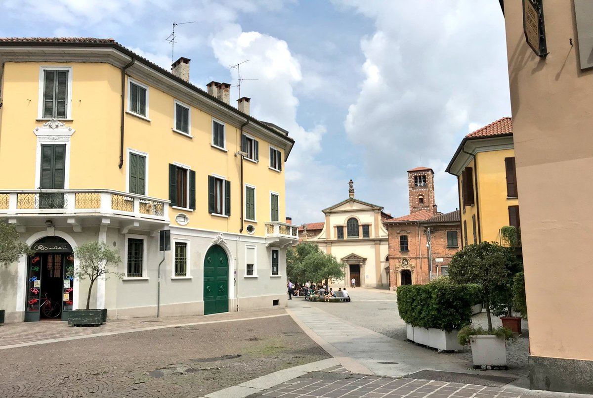 viaggiaescopri's tweet image. Ed eccoci a #Monza, pronti per scoprire la città facciamo tappa alla nostra base in pieno centro, l’Albergo Trattoria dell’Uva! Chi di voi conosce già questa città?
.
.
.
#MonzaEmozioneVera #ExploreMonza #inlombardia