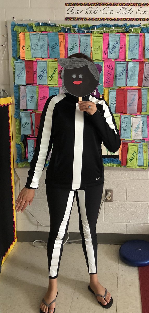 MegEllis1215's tweet photo. Our last #PocaPreK5 staff spirit day is today! Fourth is more than a team, we are family! #carwindowworthy #workwithfamily #makeworkfun @SandyMorin73 @smaltizer4 @michvoorhees https://t.co/ilVBhoZ7yZ