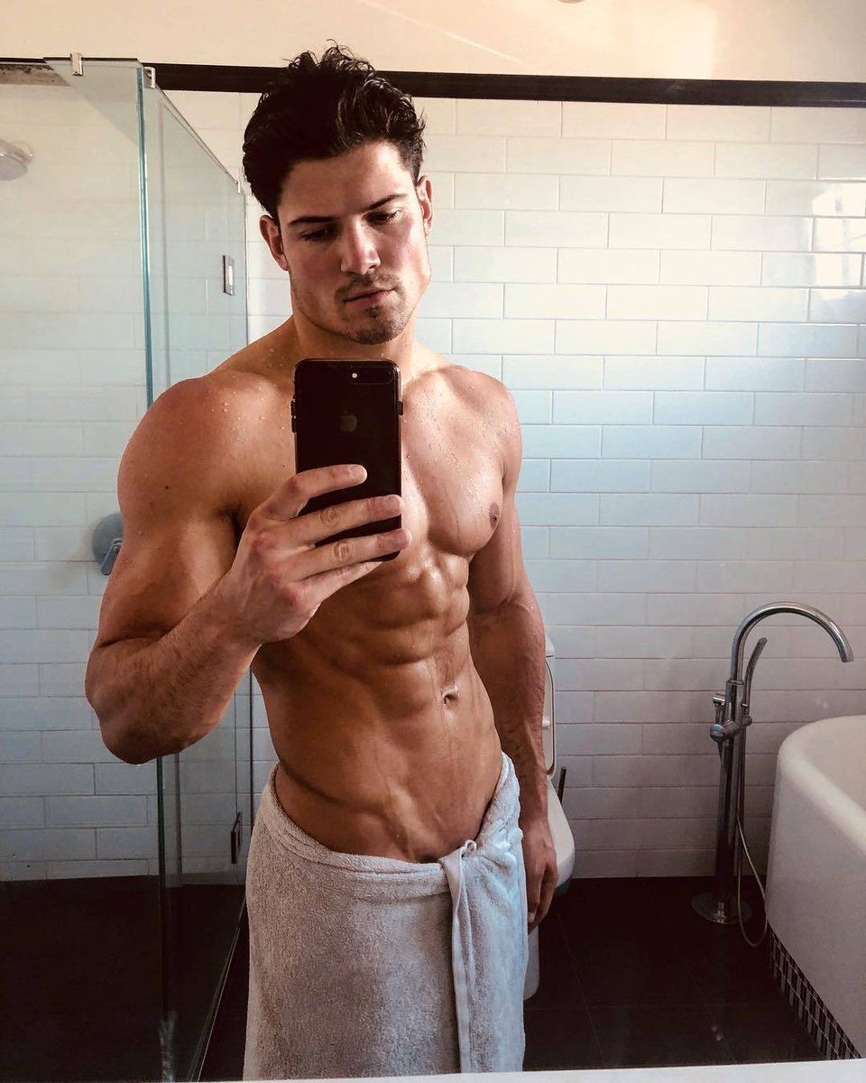 GuySpyVoice's tweet photo. Fresh from the shower and ready to get dirty! ;) https://t.co/sz2eYJD3db
