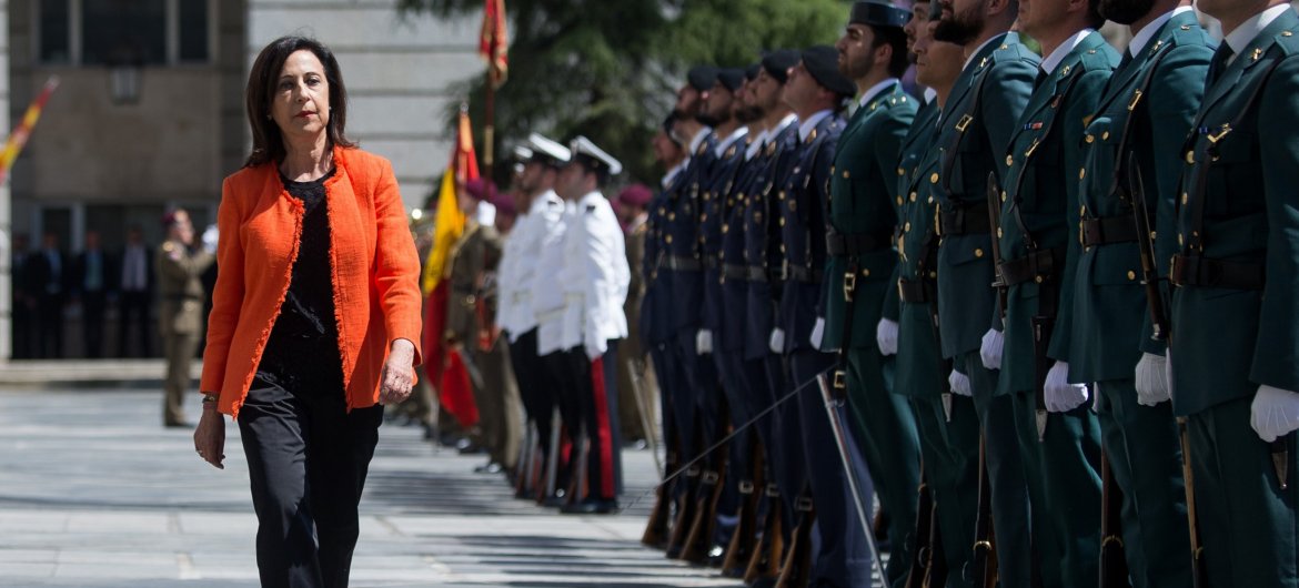 CISDEinfo's tweet photo. El perfil de la nueva ministra de @Defensagob, Margarita Robles, una mujer pionera y de Estado https://t.co/NOqNXGYCbV https://t.co/fFaWJWG0jk por @b_yubero @observ_militar