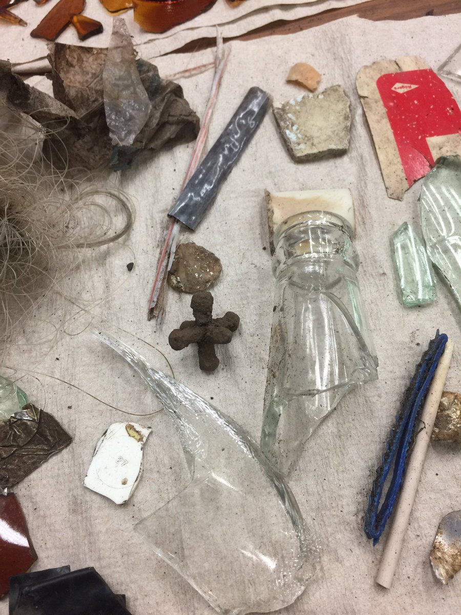 TimothyScarlett's tweet photo. What was the landscape of daily life like for a child in #Calumet in 1920? #onesies #twosies on @CalumetMainSt 'a #OakStreet dig. #Archaeologyofchildren https://t.co/RG0jMt4rer