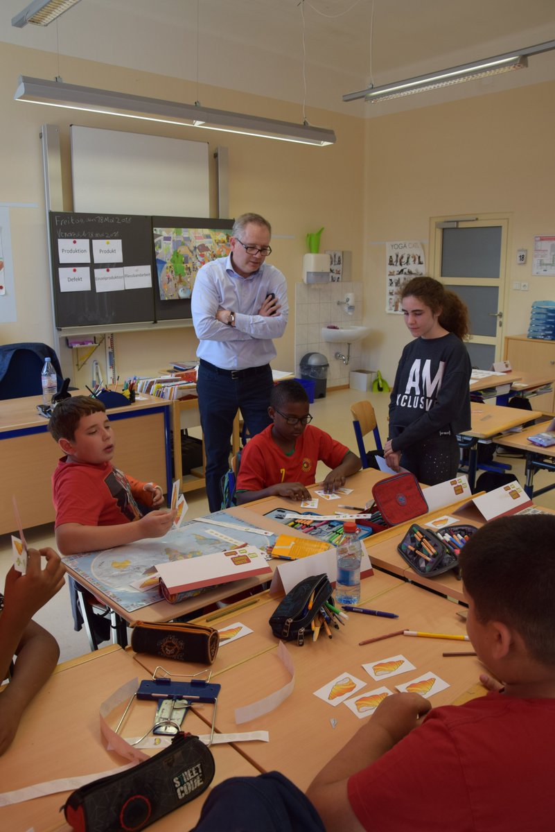 JELuxembourg's tweet photo. @JAWorldwide celebrating 10-year anniversary  with @HSBC. Thank you Lars Rejding, Country CEO HSBC Luxembourg, for your engagement in the "Our Community" program. 
#FutureSkills  #JAworks #youngpeople  #volunteering https://t.co/sEQ0nDA6Zd