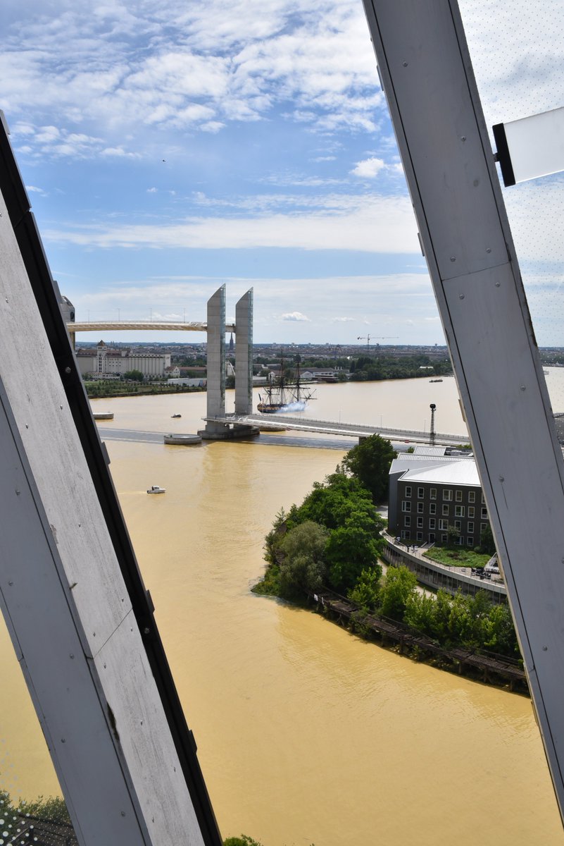 laciteduvin's tweet image. Passage de @LHERMIONE_SHIP devant la @laciteduvin @PontChaban et @capsciences
Bon séjour à @Bordeaux !