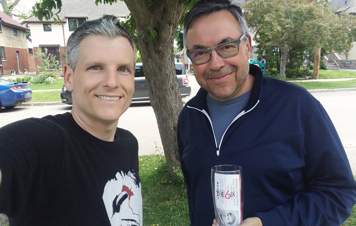 torontomike's tweet photo. Jams have been kicked out 44 times on my @torontopodcast. I've enjoyed all 44.
This week, KOTJ episodes were recorded with @TSNVicRauter and Stephen Brunt.
I urge you to hear both displays of beautiful humanity.
Brunt: https://t.co/G1fw0N5N6t
Rauter: https://t.co/d4iHPOOz7D https://t.co/KnwcA0eKN3