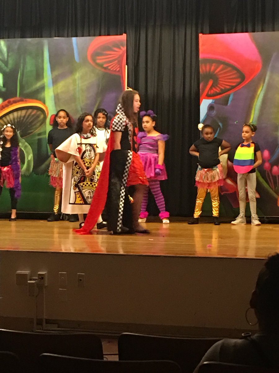 LopezPS1x's tweet photo. Alice in Wonderland #ps1xhhp https://t.co/l6FSz23qDz