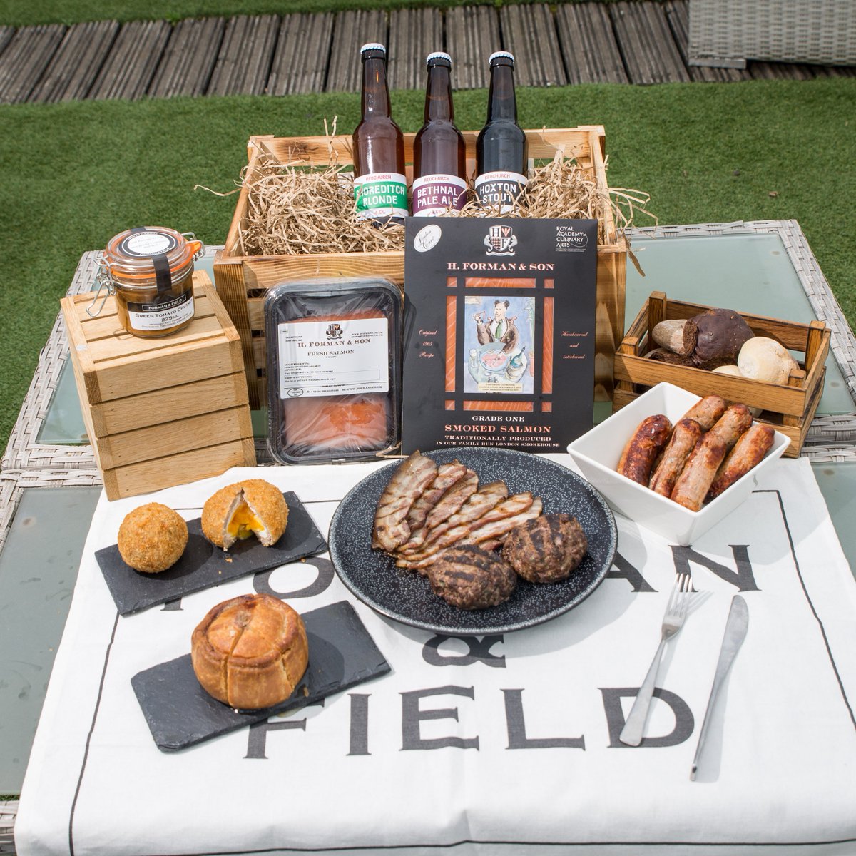 FormanandField's tweet image. With #FathersDay just a week away, you may be thinking you've left it too late to get that all important gift... Have no fear, Forman &amp;amp; Field is here! formanandfield.com/fathers-day-20…