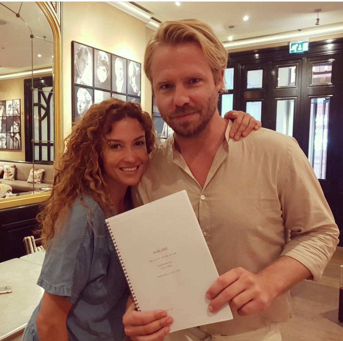 Team_Thijsie's tweet photo. De eerste scriptlezing van #blindDate https://t.co/swmroiuJs2
