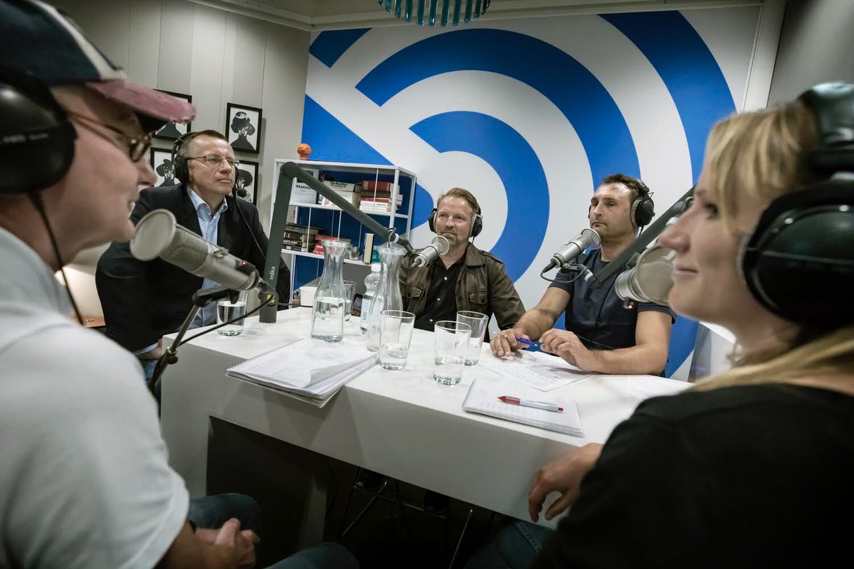 augustin_erba's tweet photo. Äntligen pepp och uppsnack inför fotbollsfesten. DN:s VM-trupp har samlats för ett #studioDN special. VM-sommaren 2018 kan börja!@Bendjelloul programleder @dn_esk @LisaEdwinsson @Reigatewomble @jenslittorin Foto: @paulhansen64 https://t.co/5goUFARgC6 https://t.co/s6tgQqkoH8