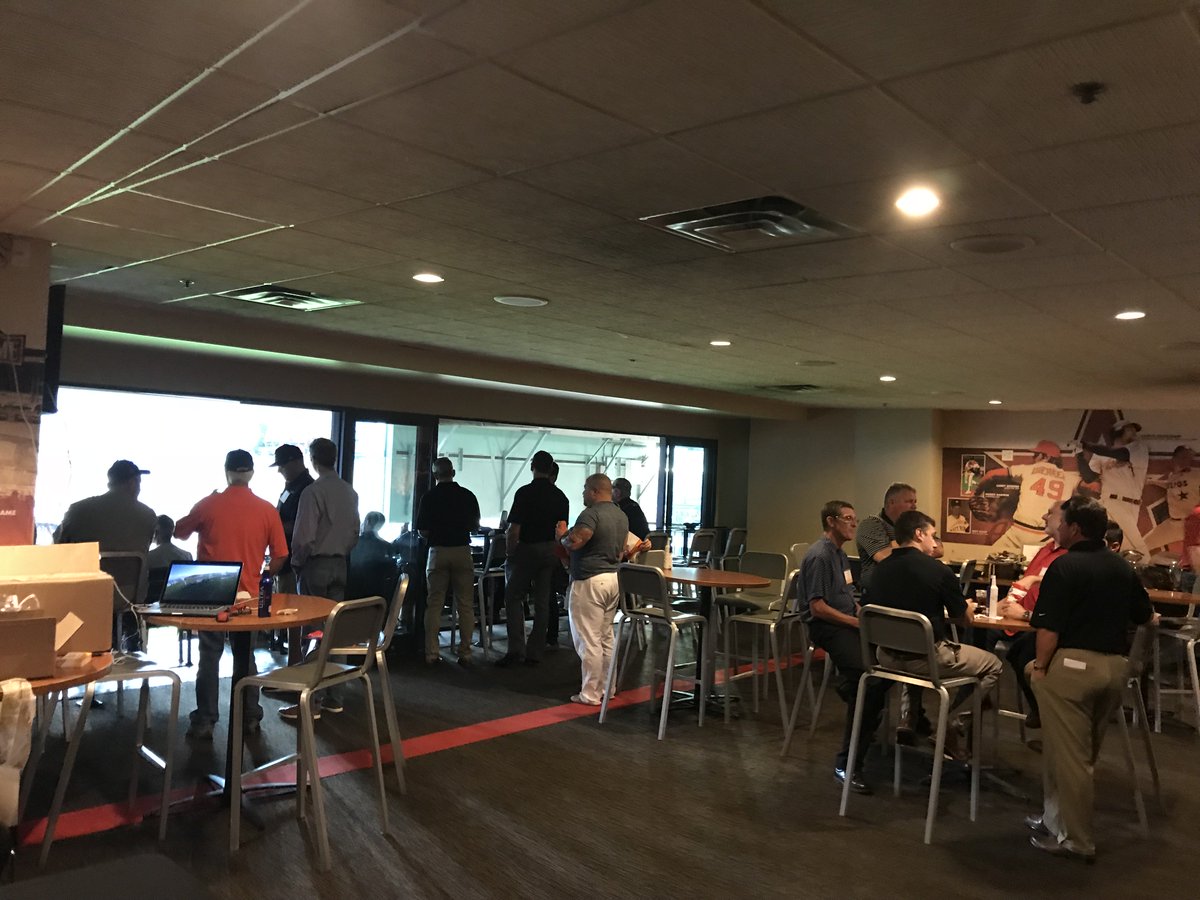 TBigger's tweet photo. We had a great time hosting our @KodakPrint customers and prospects in Houston during the Astros game at the Minute Maid Park. Really looking forward to Milwaukee and Ft. Lauderdale in the next few weeks. #TakingPrintFurther #KodakVIPEvent #PrintForGood https://t.co/iI50hCA5n3