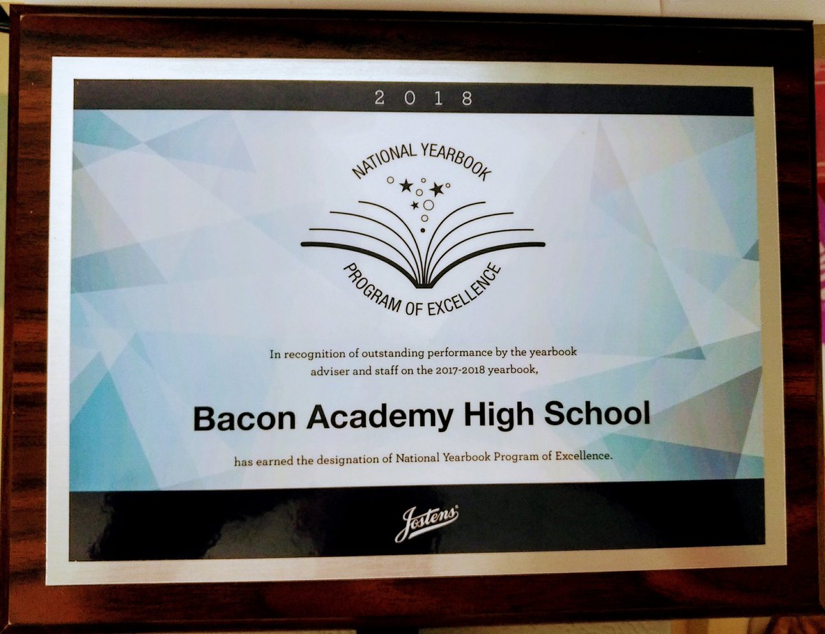 EHSTechLane's tweet photo. Congrats to all the Yearbook Staff who worked hard to create an amazing yearbook! Thanks to all parents and community members who continue to support us! @JostensYearbook https://t.co/eUcf6BWr3b