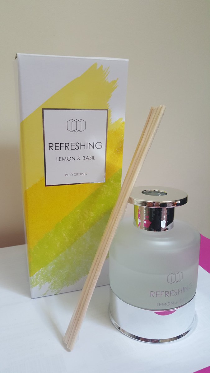 EveAvon1's tweet photo. Or maybe this one is up your #street?... #invigorate your mind and #energise your senses with #uplifting #lemon and #basil 
With #mood #light bottle, #softly changing #Colour! https://t.co/4He0VJW0hl
