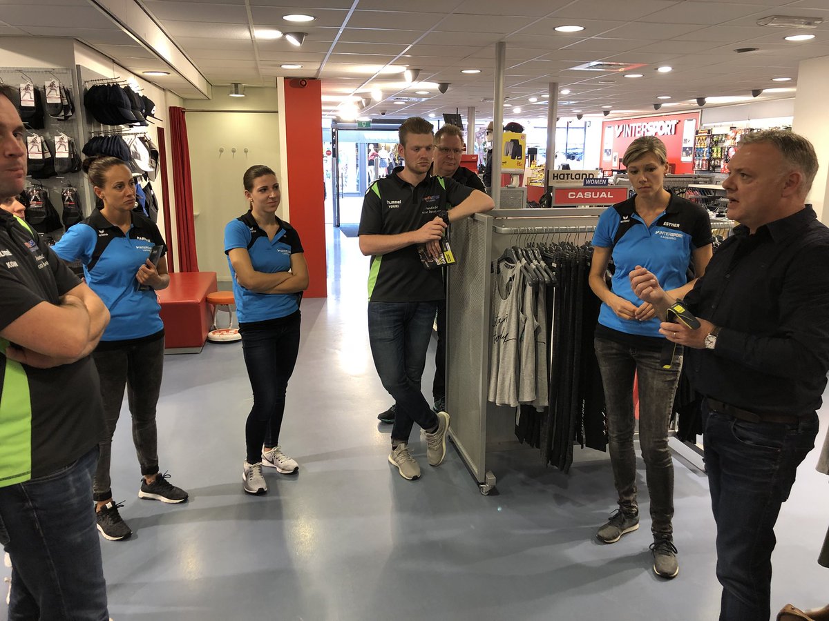 Piri_Sport's tweet photo. Vandaag trainen we het verkoopteam van Intersport Luising in Zevenaar. Vanaf nu mogen zij zich Push Sports Expert Dealer noemen, altijd het beste advies bij aankoop van een Push Sportsbrace! #IntersportNL #Intersport #Zevenaar #PushSportsBrace #PushBraces #PushSports #blessure https://t.co/5Ftr1d1tF2