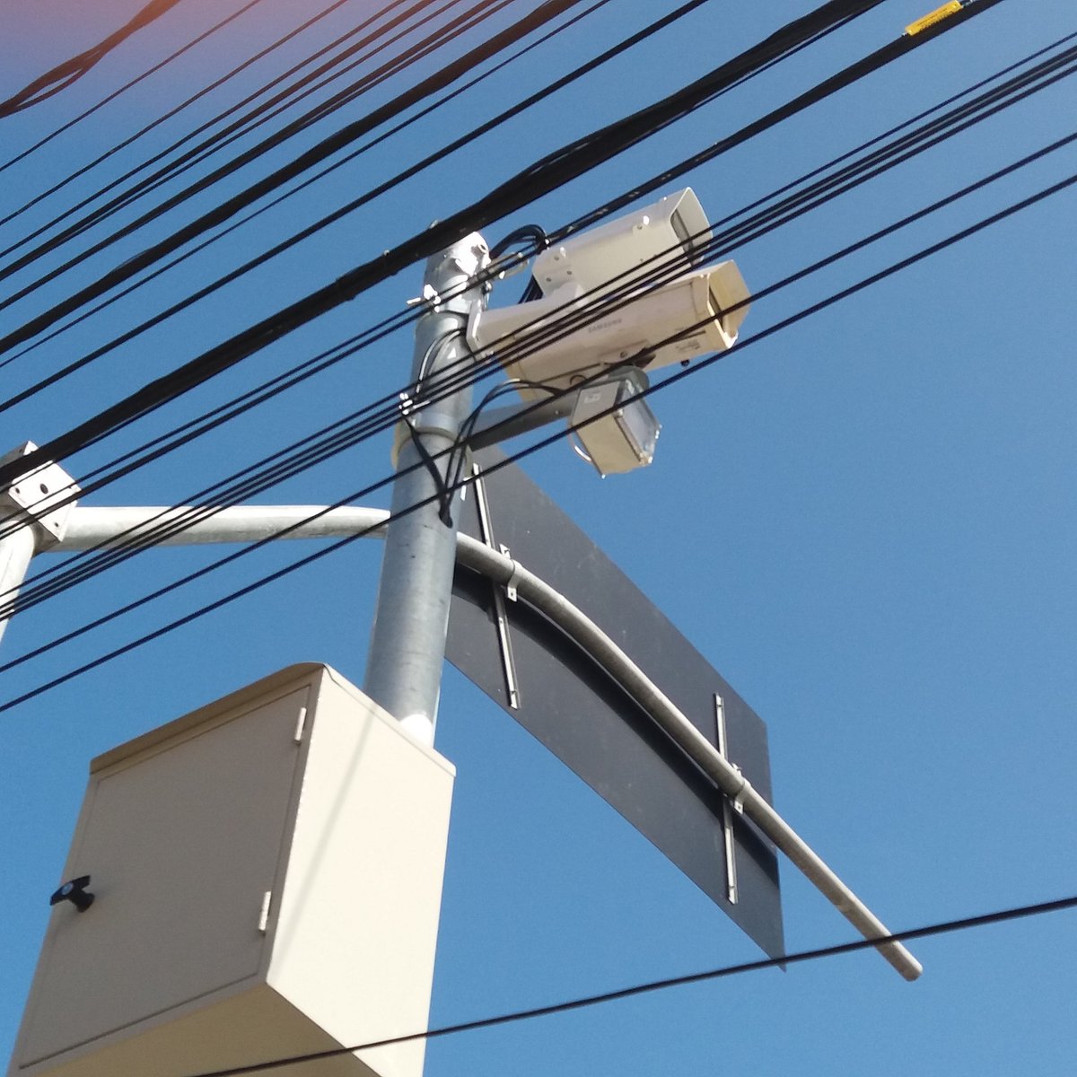 MobilidadePE's tweet photo. FISCALIZAÇÃO ELETRÔNICA NA ESTRADA DOS REMÉDIOS EM BREVE
#Trânsito #MobilidadePE #Recife #TransporteColetivo #FaixaAzul #CTTU #FiscalizaçãoEletrônica #Monitoramento #Afogados #EstradaDosRemédios 
https://t.co/Kas0Jt5WCe https://t.co/61C1at7z0T